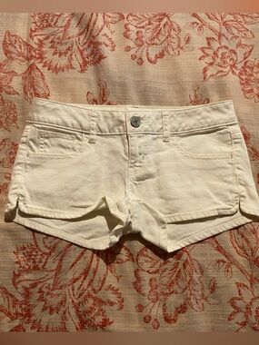 American Eagle Outfitters White Denim Low-Rise Jean Shorts